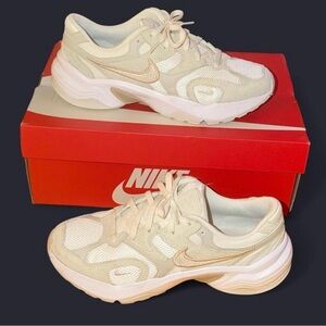 Nike Women's White and Tan Sneakers